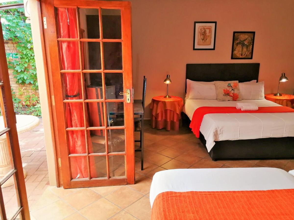 Safari Guesthouse Vryburg Exterior photo